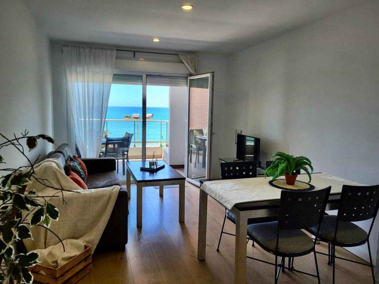 2 slaapkamer Appartement te huur in Rincon de la Victoria - € 1.600 (Ref: 9674134)