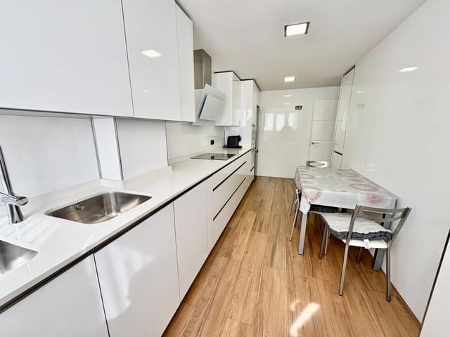 3 slaapkamer Flat te koop in Vélez-Málaga - € 259.900 (Ref: 9677407)