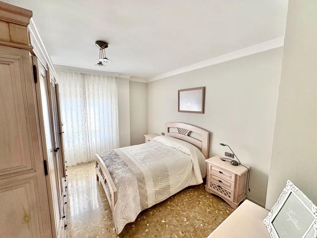 3 slaapkamer Flat te koop in Vélez-Málaga - € 259.900 (Ref: 9677407)