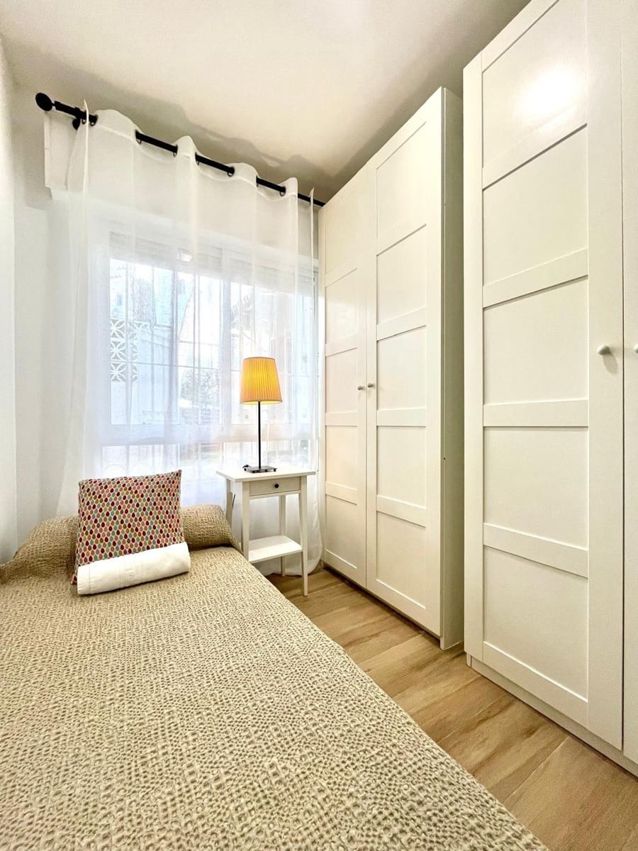 3 soverom Leilighet til leie i Malaga by - € 1 900 (Ref: 9677408)