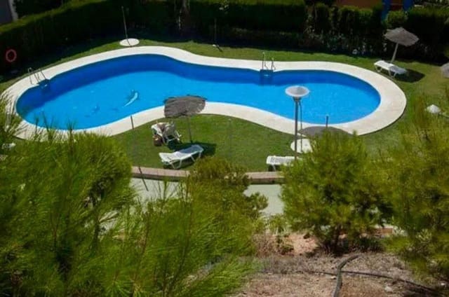 Villa/Maison Mitoyenne de 2 chambres à louer à La Cala del Moral, Rincón de la Victoria - 1 100 € (Ref: 9679786)