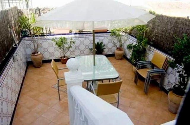 Villa/Maison Mitoyenne de 2 chambres à louer à La Cala del Moral, Rincón de la Victoria - 1 100 € (Ref: 9679786)