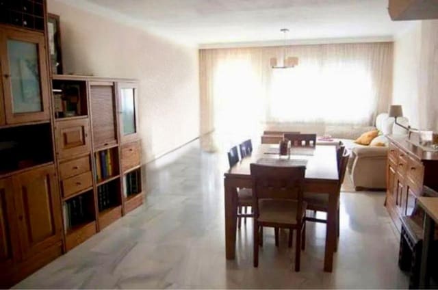 Villa/Maison Mitoyenne de 2 chambres à louer à La Cala del Moral, Rincón de la Victoria - 1 100 € (Ref: 9679786)