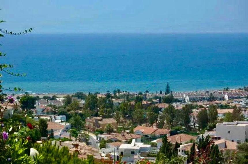 Adosado de 2 habitaciones en La Cala del Moral en alquiler con piscina garaje - 1.100 € (Ref: 9679786)