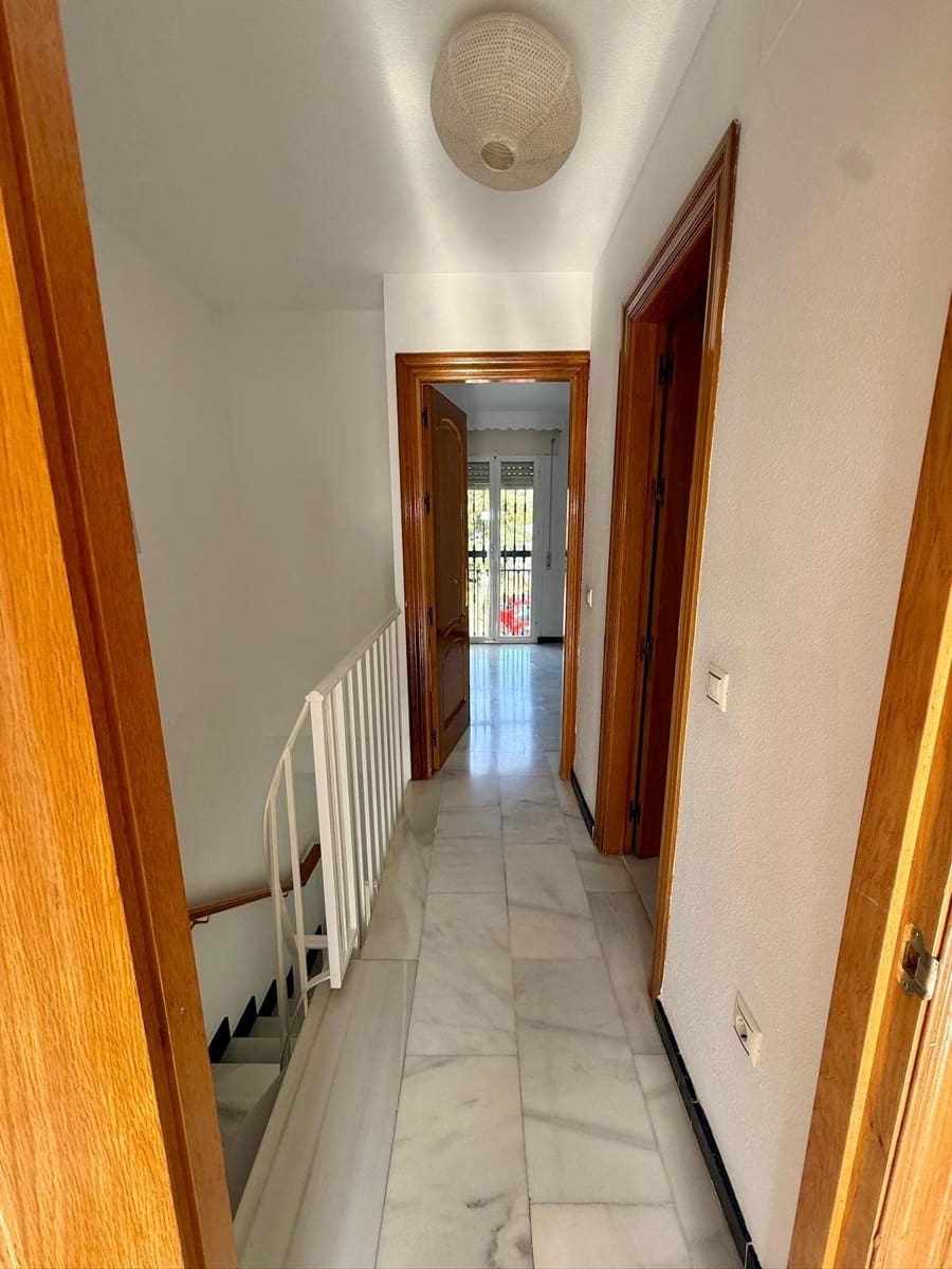 Adosado de 2 habitaciones en La Cala del Moral en alquiler con piscina garaje - 1.100 € (Ref: 9679786)