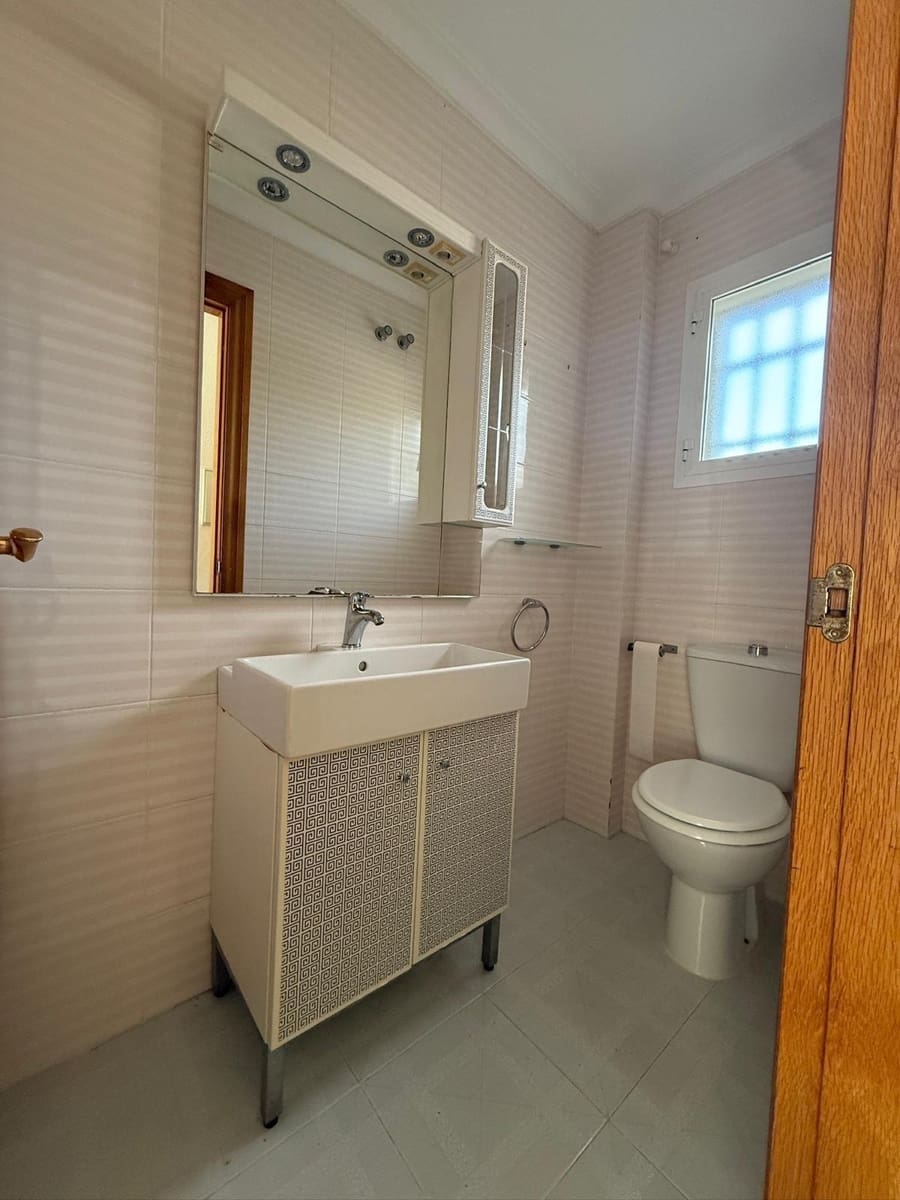 Adosado de 2 habitaciones en La Cala del Moral en alquiler con piscina garaje - 1.100 € (Ref: 9679786)