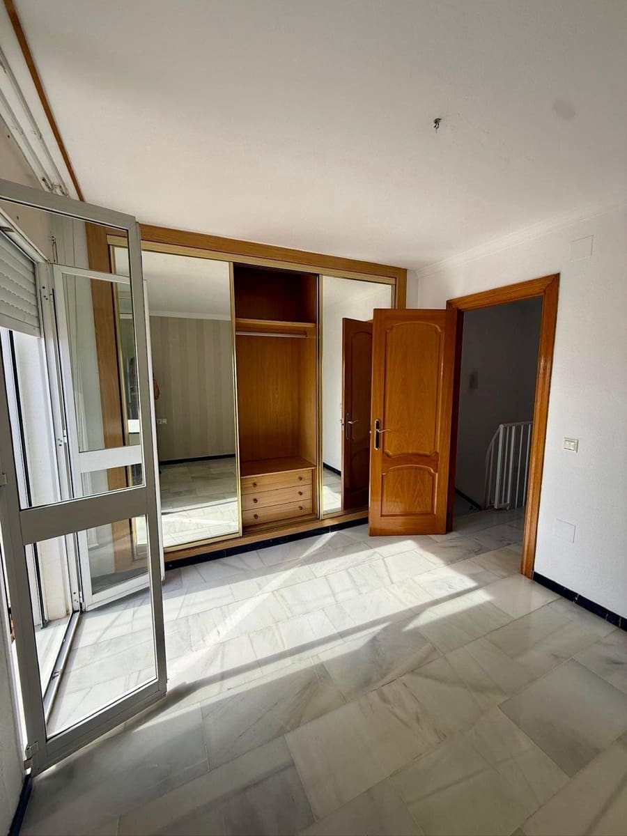 Adosado de 2 habitaciones en La Cala del Moral en alquiler con piscina garaje - 1.100 € (Ref: 9679786)