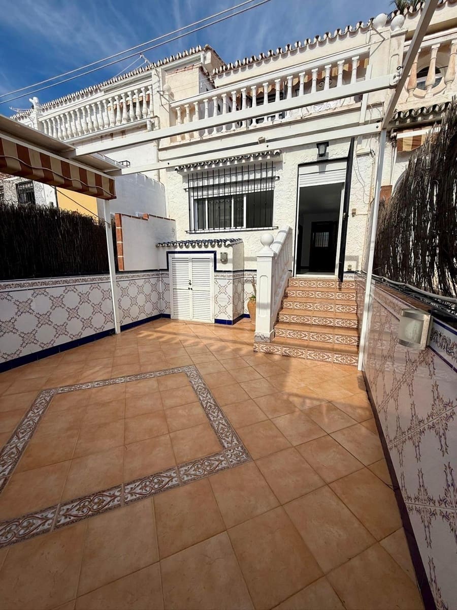 Adosado de 2 habitaciones en La Cala del Moral en alquiler con piscina garaje - 1.100 € (Ref: 9679786)