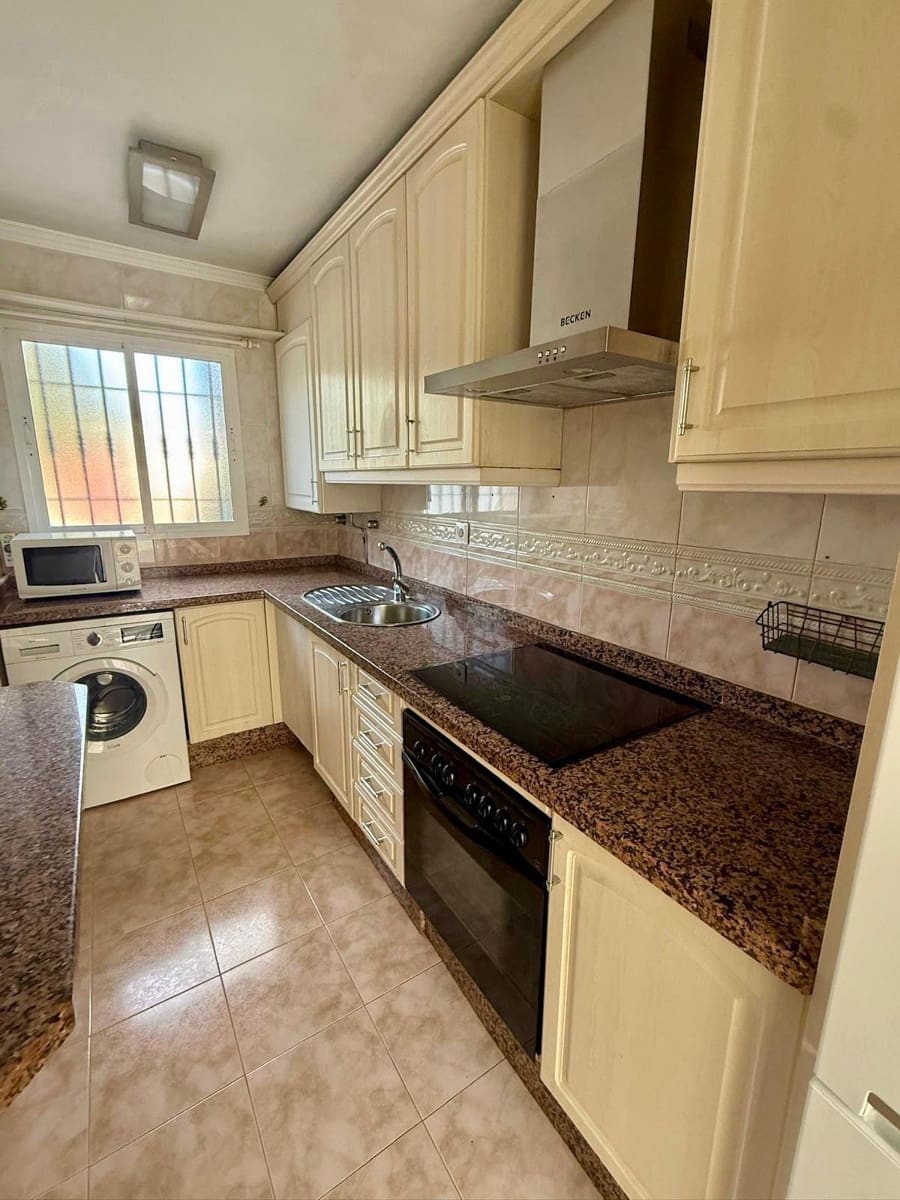 Adosado de 2 habitaciones en La Cala del Moral en alquiler con piscina garaje - 1.100 € (Ref: 9679786)