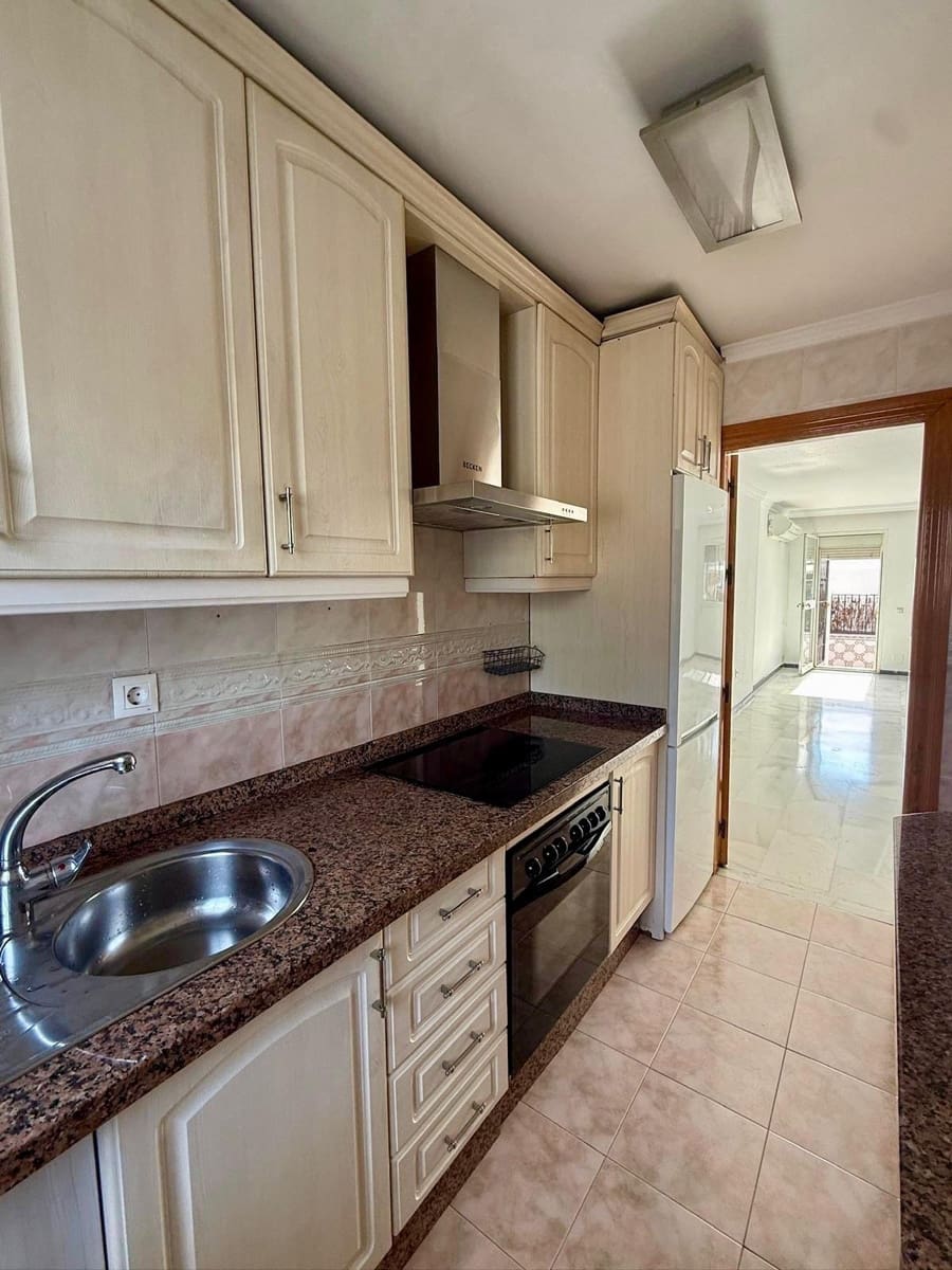 Adosado de 2 habitaciones en La Cala del Moral en alquiler con piscina garaje - 1.100 € (Ref: 9679786)