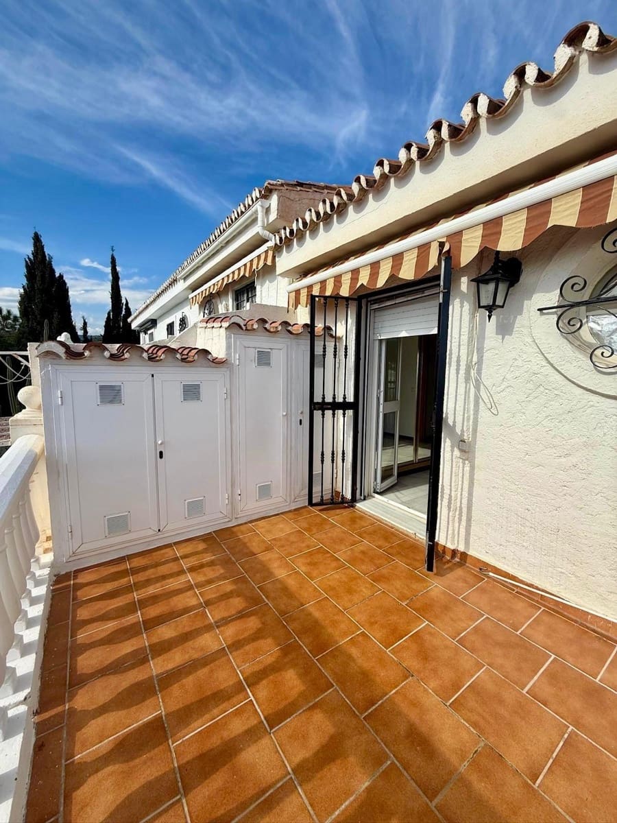 Adosado de 2 habitaciones en La Cala del Moral en alquiler con piscina garaje - 1.100 € (Ref: 9679786)