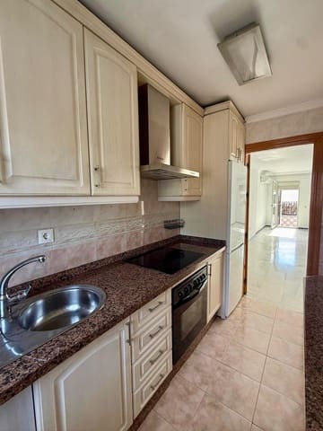 2 soverom Rekkehus til leie i La Cala del Moral, Rincón de la Victoria med svømmebasseng garasje - € 1 100 (Ref: 9679786)