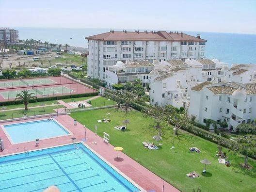 2 bedroom Penthouse for rent in Torrox-Costa with pool - € 1,350 (Ref: 9682470)