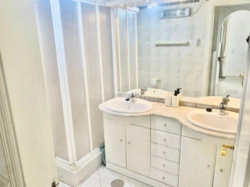 2 bedroom Penthouse for rent in Torrox-Costa with pool - € 1,350 (Ref: 9682470)