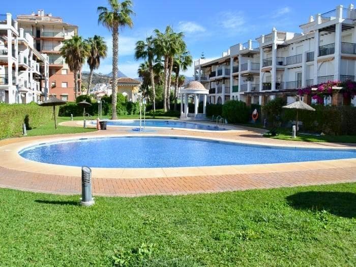 2 bedroom Penthouse for rent in Torrox-Costa with pool - € 1,350 (Ref: 9682470)