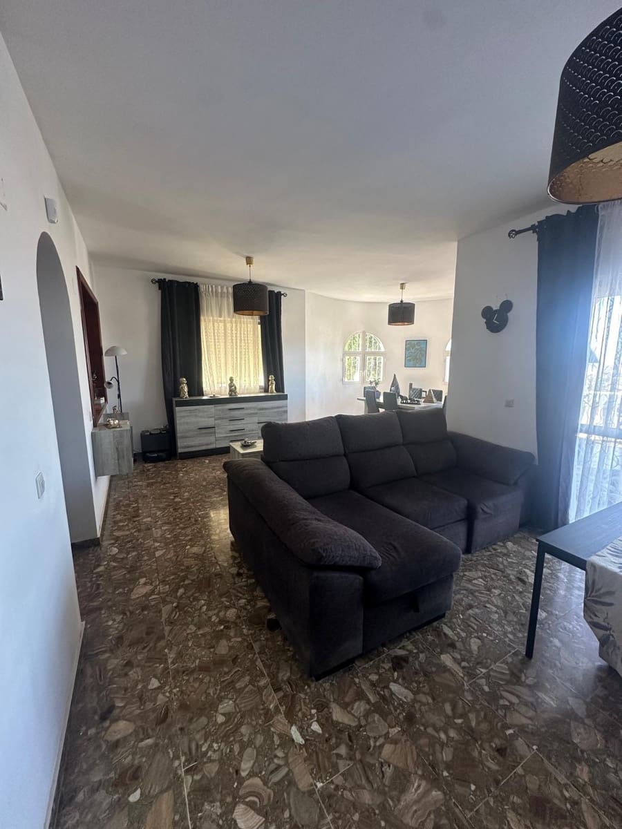 4 sypialnia Willa na sprzedaż w Caleta de Velez z basenem garażem - 650 000 € (Ref: 9682471)