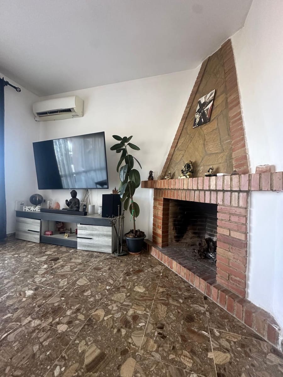 4 sypialnia Willa na sprzedaż w Caleta de Velez z basenem garażem - 650 000 € (Ref: 9682471)