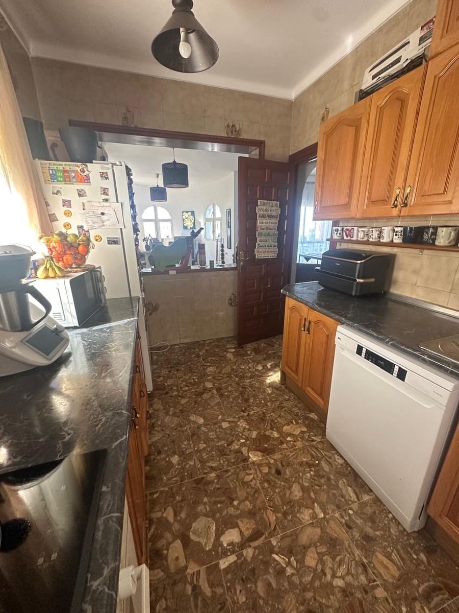 4 sypialnia Willa na sprzedaż w Caleta de Velez z basenem garażem - 650 000 € (Ref: 9682471)