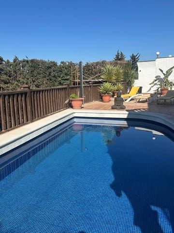 4 soverom Villa til salgs i Caleta de Vélez, Vélez-Málaga med svømmebasseng garasje - € 650 000 (Ref: 9682471)
