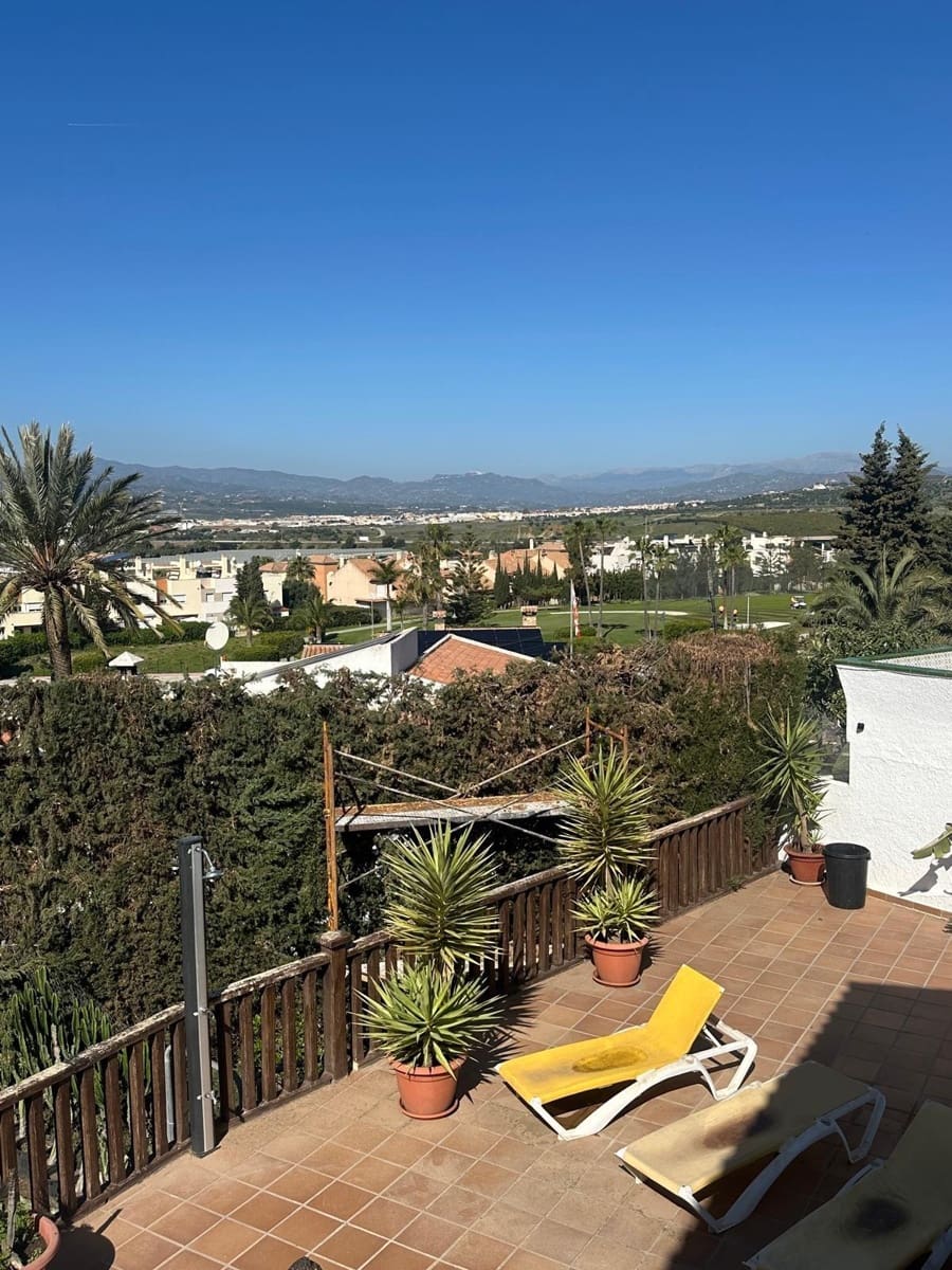 4 sypialnia Willa na sprzedaż w Caleta de Velez z basenem garażem - 650 000 € (Ref: 9682471)