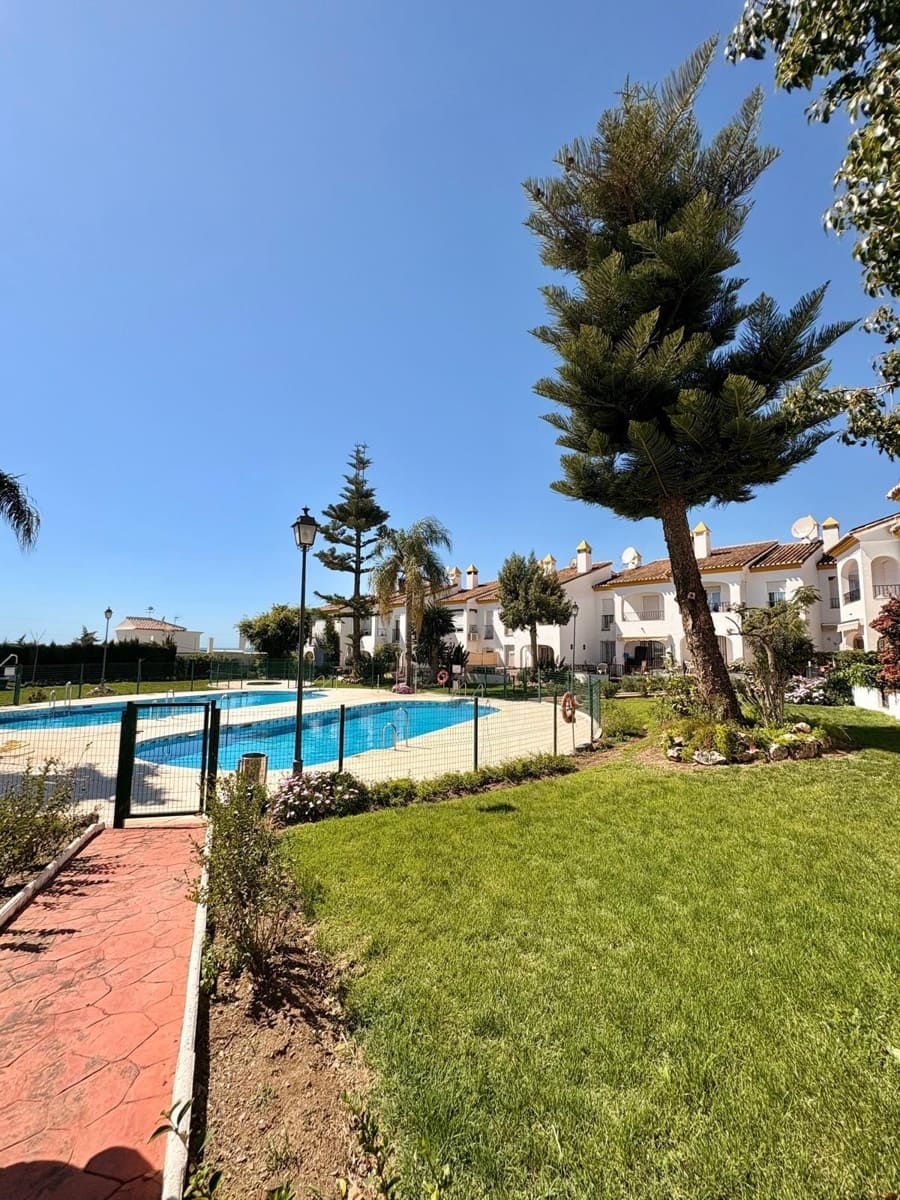 1 chambre Appartement à vendre à Caleta de Velez avec piscine - 178 000 € (Ref: 9686343)