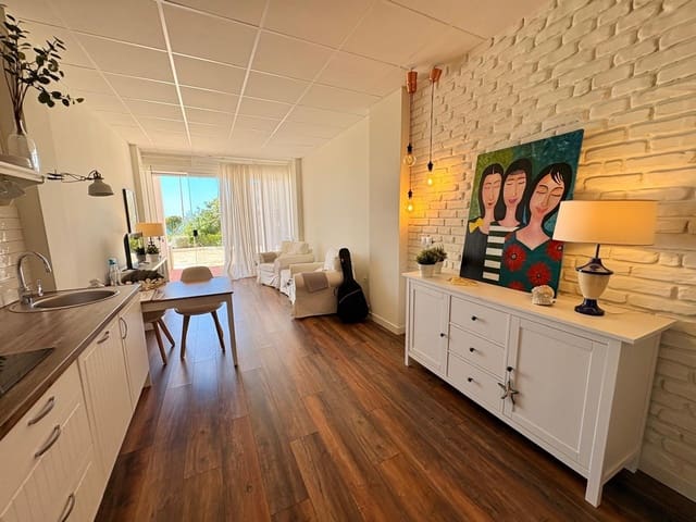 1 chambre Appartement à vendre à Caleta de Vélez, Vélez-Málaga avec piscine - 178 000 € (Ref: 9686343)