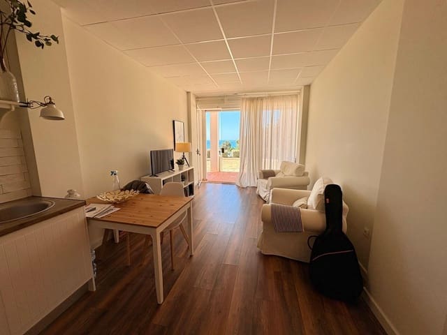 1 chambre Appartement à vendre à Caleta de Vélez, Vélez-Málaga avec piscine - 178 000 € (Ref: 9686343)