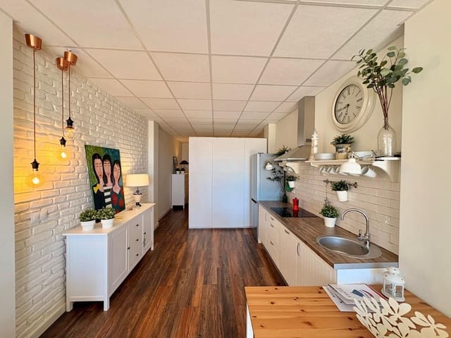 1 chambre Appartement à vendre à Caleta de Vélez, Vélez-Málaga avec piscine - 178 000 € (Ref: 9686343)