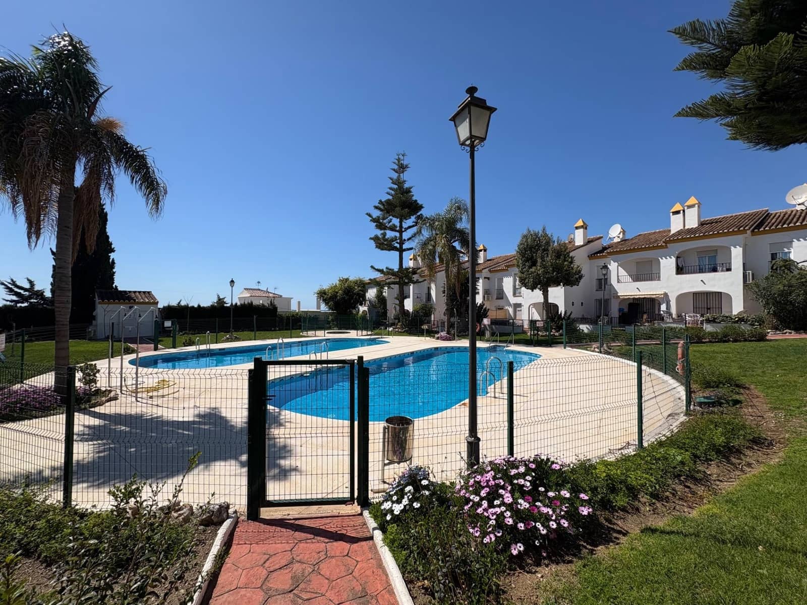 1 bedroom Apartment for sale in Caleta de Velez with pool - € 178,000 (Ref: 9686343)