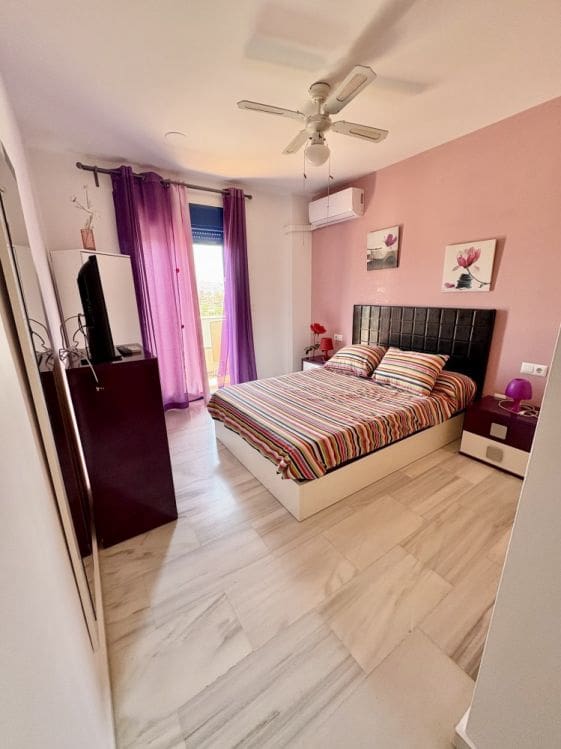 2 bedroom Apartment for rent in Torre del Mar with pool - € 1,000 (Ref: 9695266)