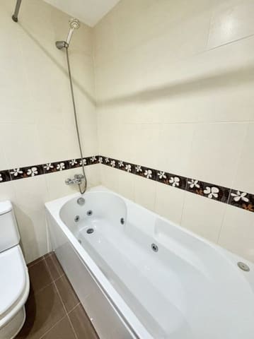 2 soveværelse Lejlighed til leje i Torre del Mar, Vélez-Málaga med swimmingpool - € 1.000 (Ref: 9695266)