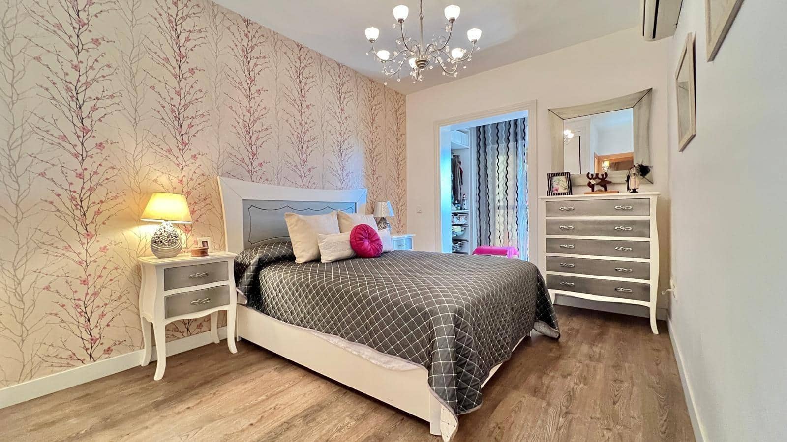 2 Zimmer Wohnung zu verkaufen in Caleta de Velez mit Pool - 342.500 € (Ref: 9719844)