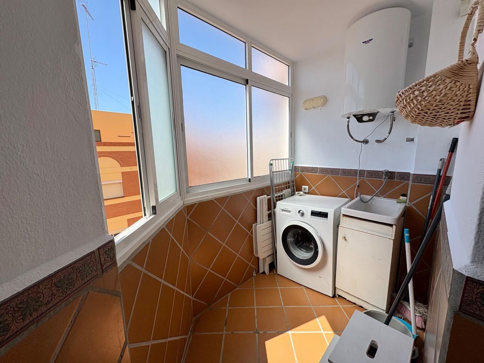 3 bedroom Flat for rent in Velez-Malaga - € 950 (Ref: 9747792)