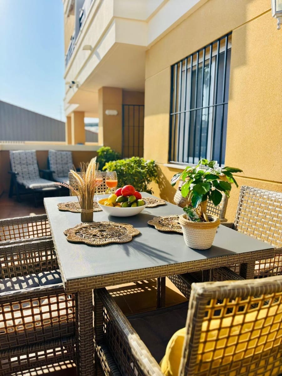 3 sypialnia Mieszkanie do wynajęcia w Algarrobo z basenem garażem - 900 € (Ref: 9765117)