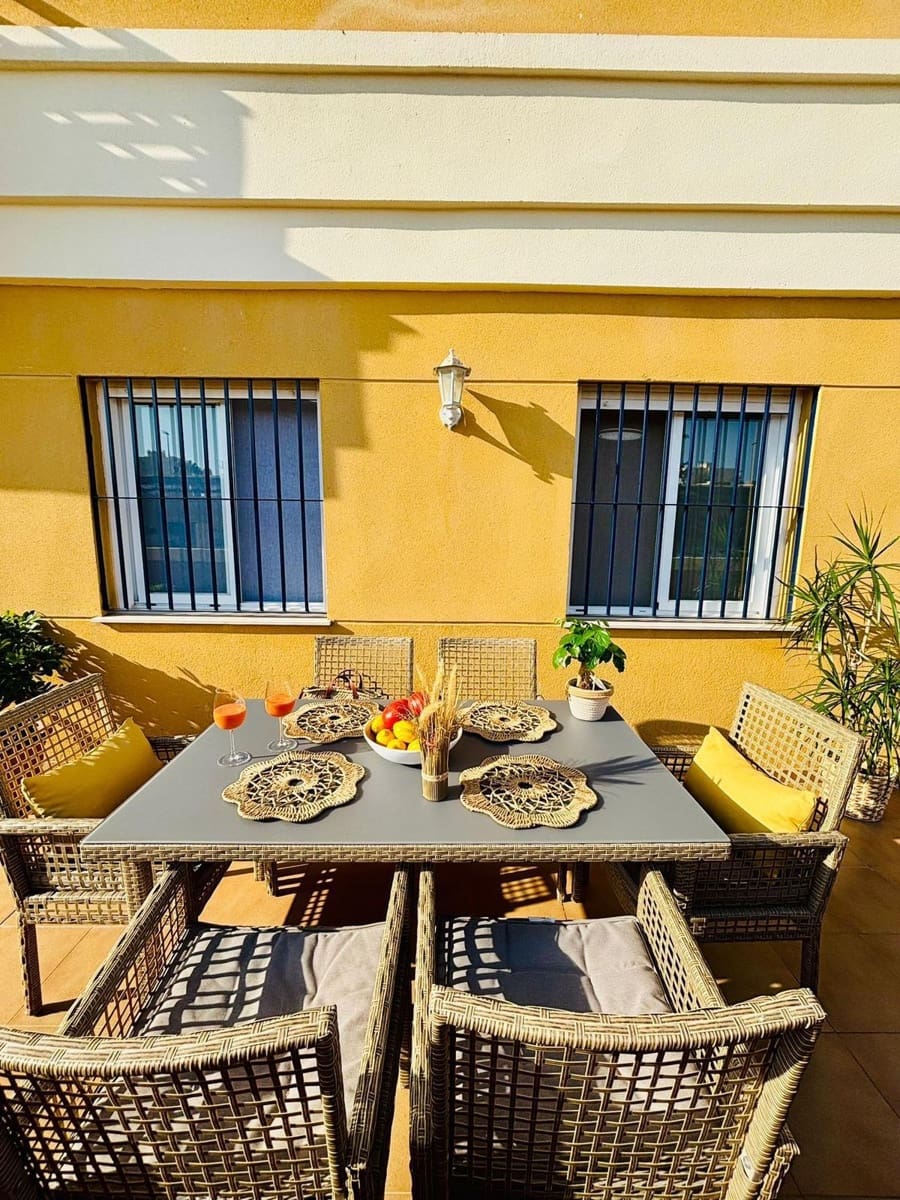 3 sypialnia Mieszkanie do wynajęcia w Algarrobo z basenem garażem - 900 € (Ref: 9765117)