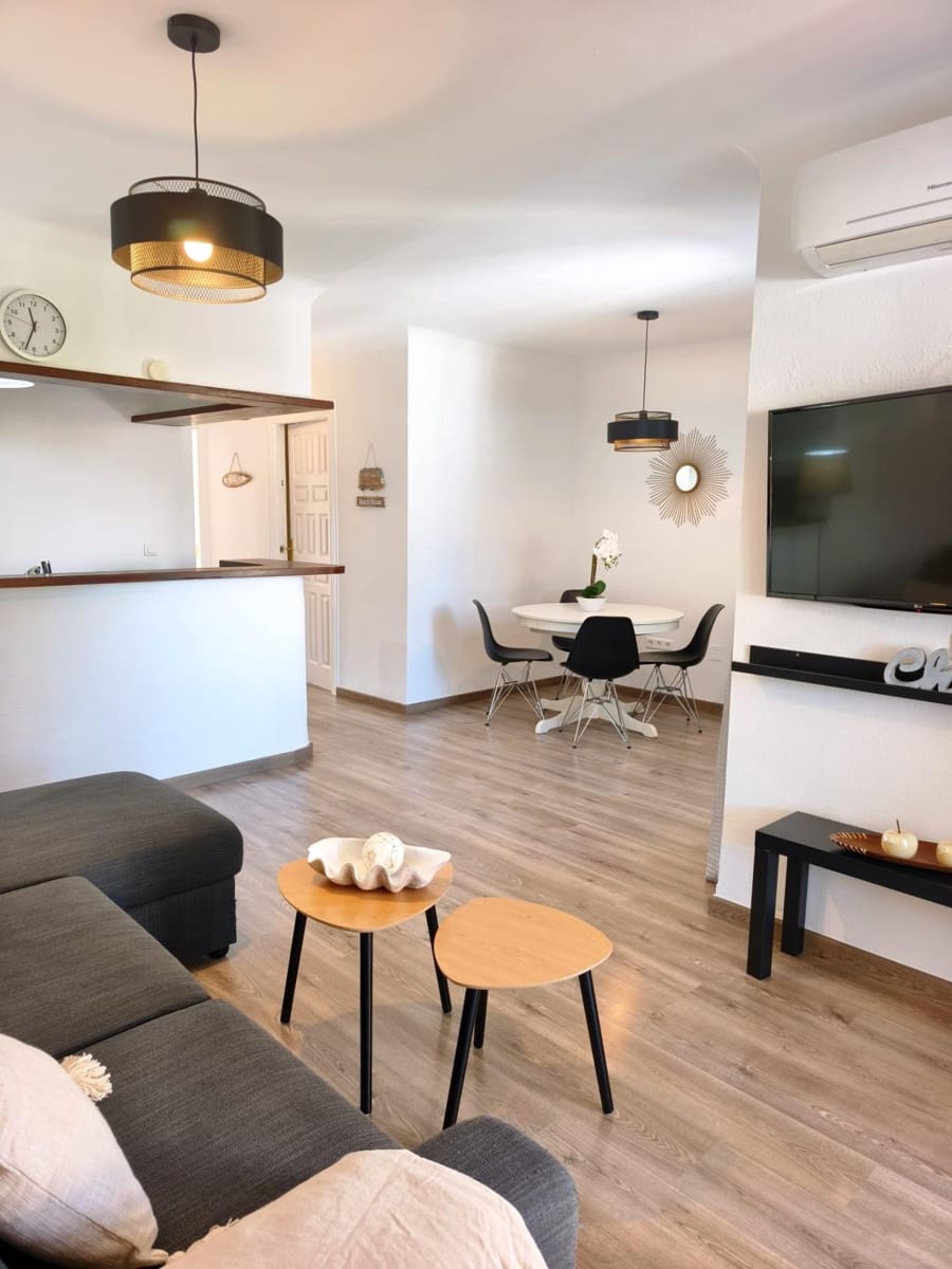 2 makuuhuone Rivitalo vuokrattavana paikassa Caleta de Velez - 1 200 € (Ref: 9770585)