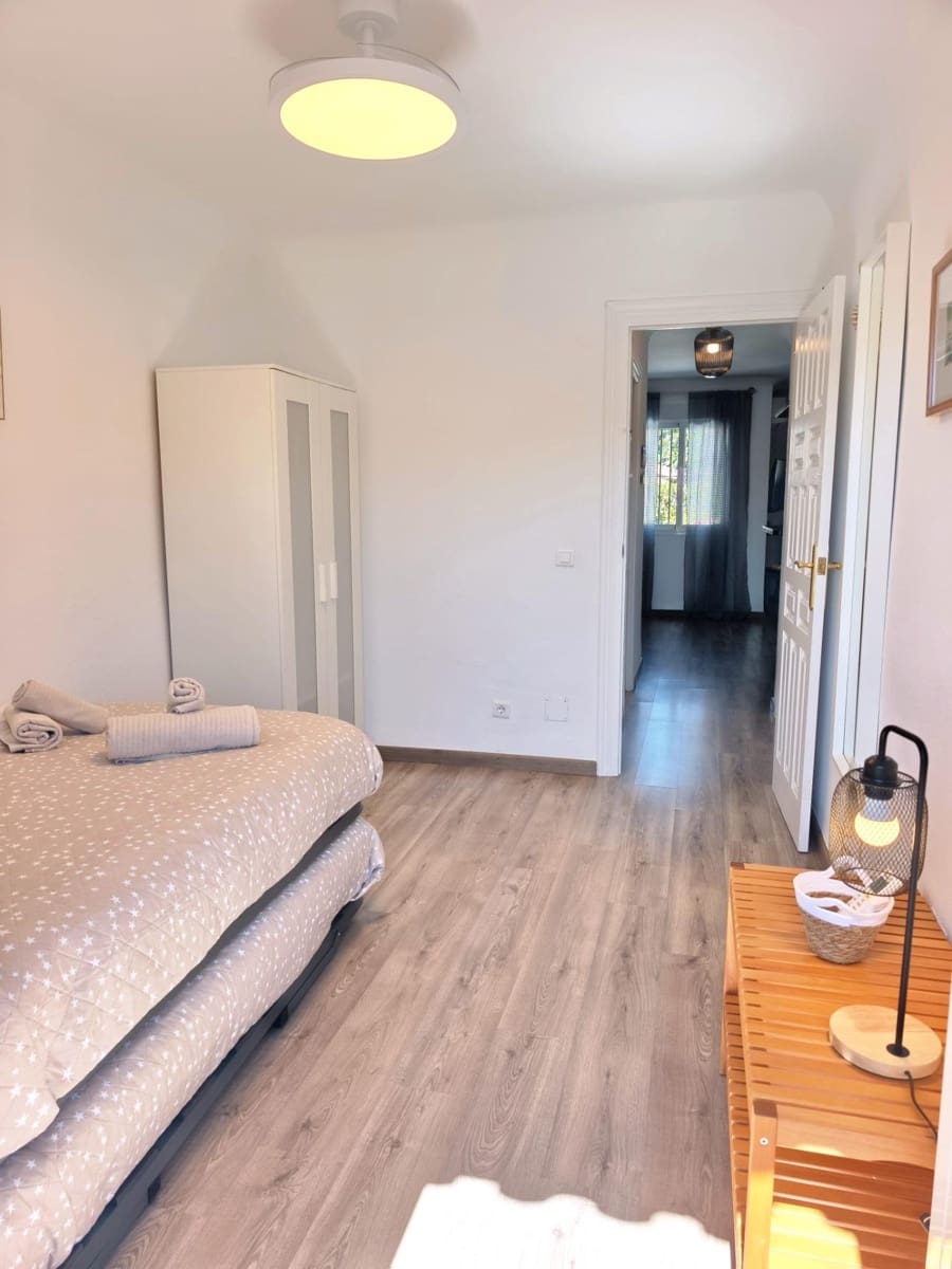 2 makuuhuone Rivitalo vuokrattavana paikassa Caleta de Velez - 1 200 € (Ref: 9770585)