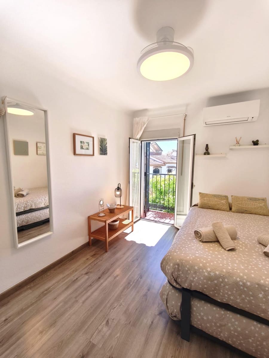 2 makuuhuone Rivitalo vuokrattavana paikassa Caleta de Velez - 1 200 € (Ref: 9770585)