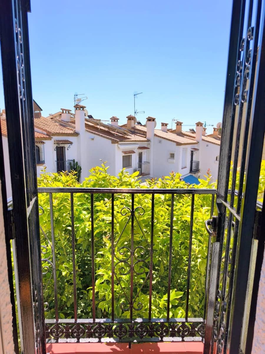 2 makuuhuone Rivitalo vuokrattavana paikassa Caleta de Velez - 1 200 € (Ref: 9770585)