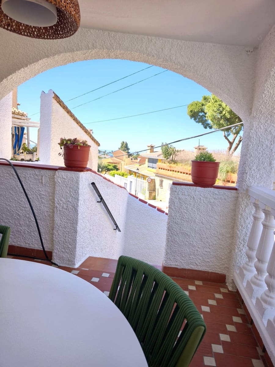 2 makuuhuone Rivitalo vuokrattavana paikassa Caleta de Velez - 1 200 € (Ref: 9770585)