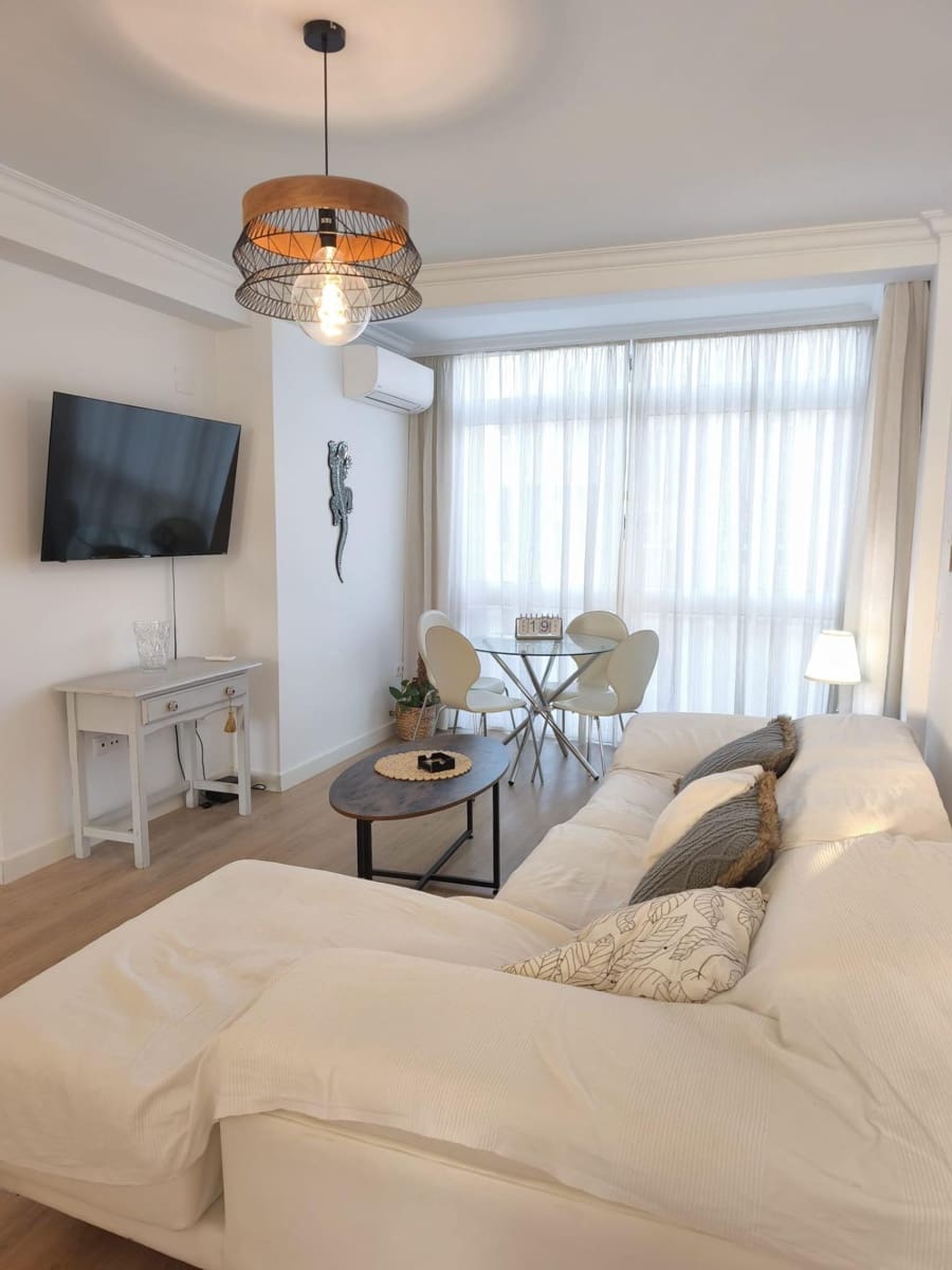 3 bedroom Flat for rent in Torre del Mar - € 1,200 (Ref: 9770586)