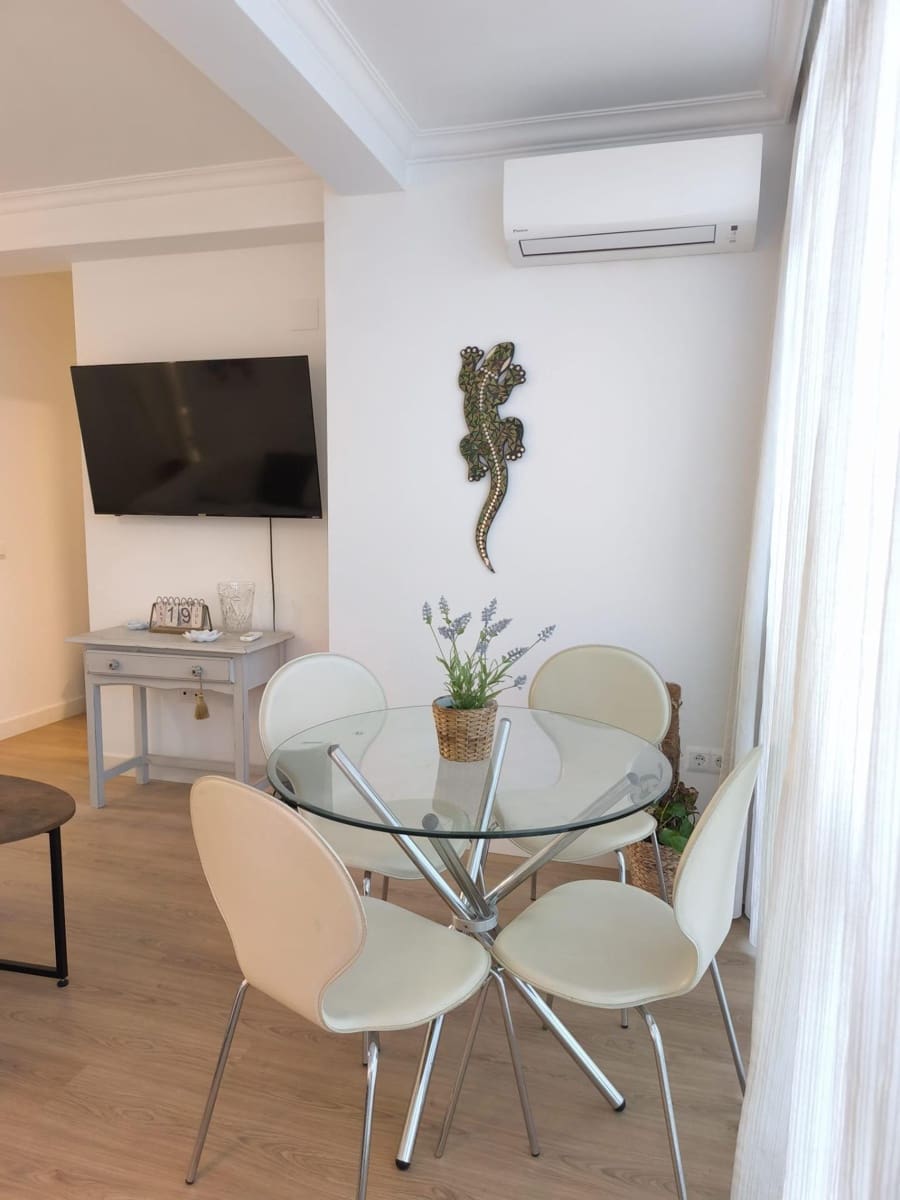 3 bedroom Flat for rent in Torre del Mar - € 1,200 (Ref: 9770586)