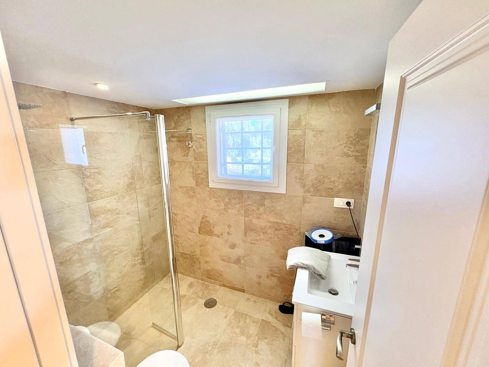 2 soverom Penthouse til salgs i Caleta de Velez med svømmebasseng garasje - € 485 000 (Ref: 9783036)