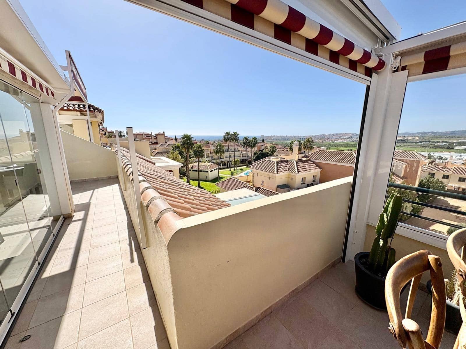 2 soverom Penthouse til salgs i Caleta de Velez med svømmebasseng garasje - € 485 000 (Ref: 9783036)