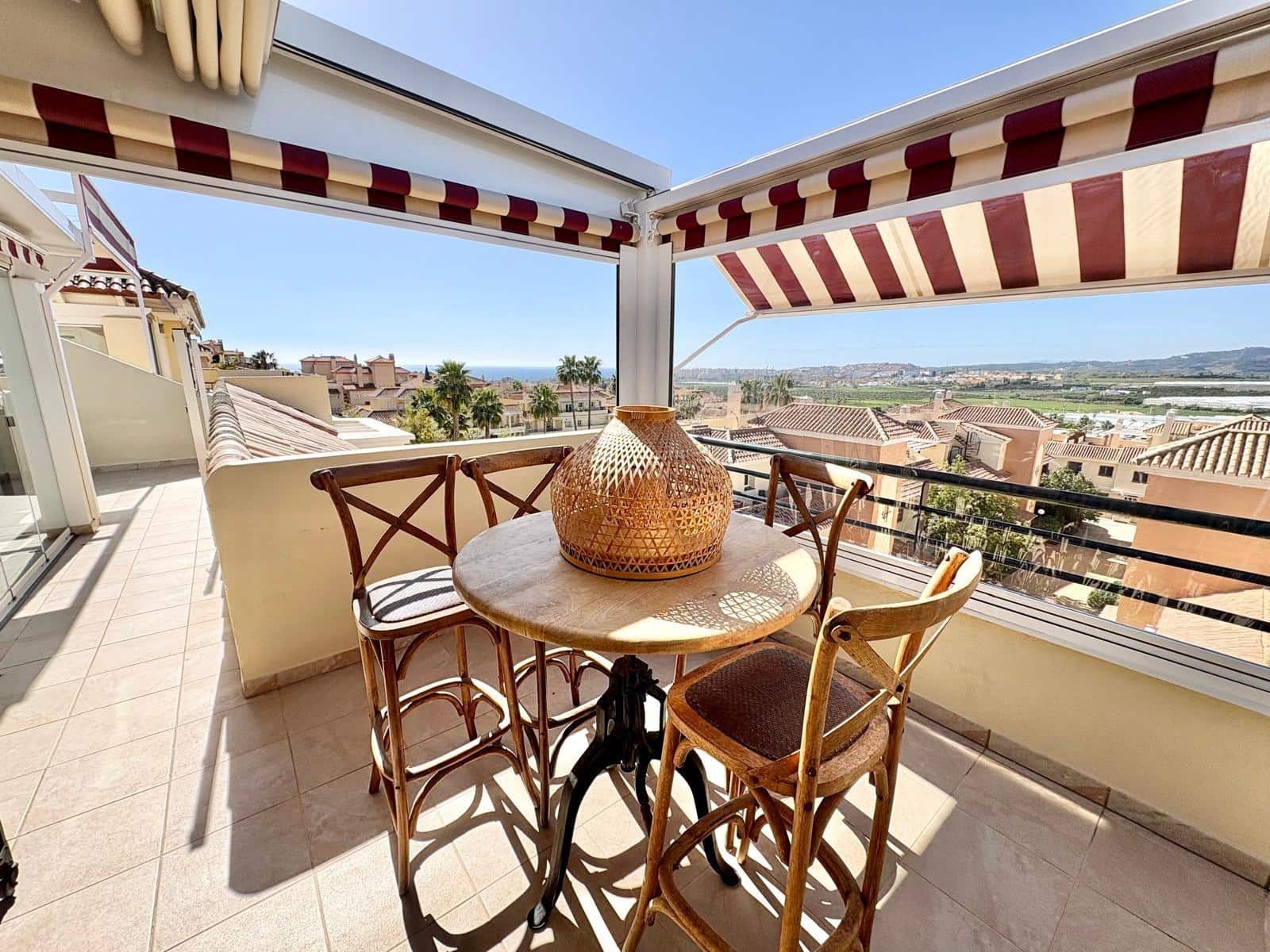 2 soverom Penthouse til salgs i Caleta de Velez med svømmebasseng garasje - € 485 000 (Ref: 9783036)