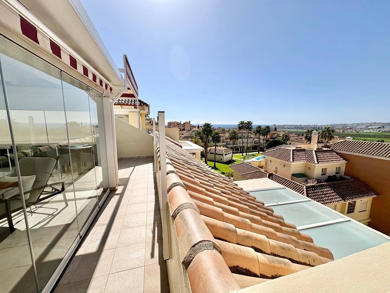 2 soverom Penthouse til salgs i Caleta de Velez med svømmebasseng garasje - € 485 000 (Ref: 9783036)