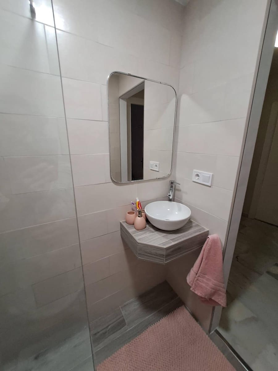 4 bedroom Apartment for rent in Torre del Mar with pool - € 1,300 (Ref: 9783038)