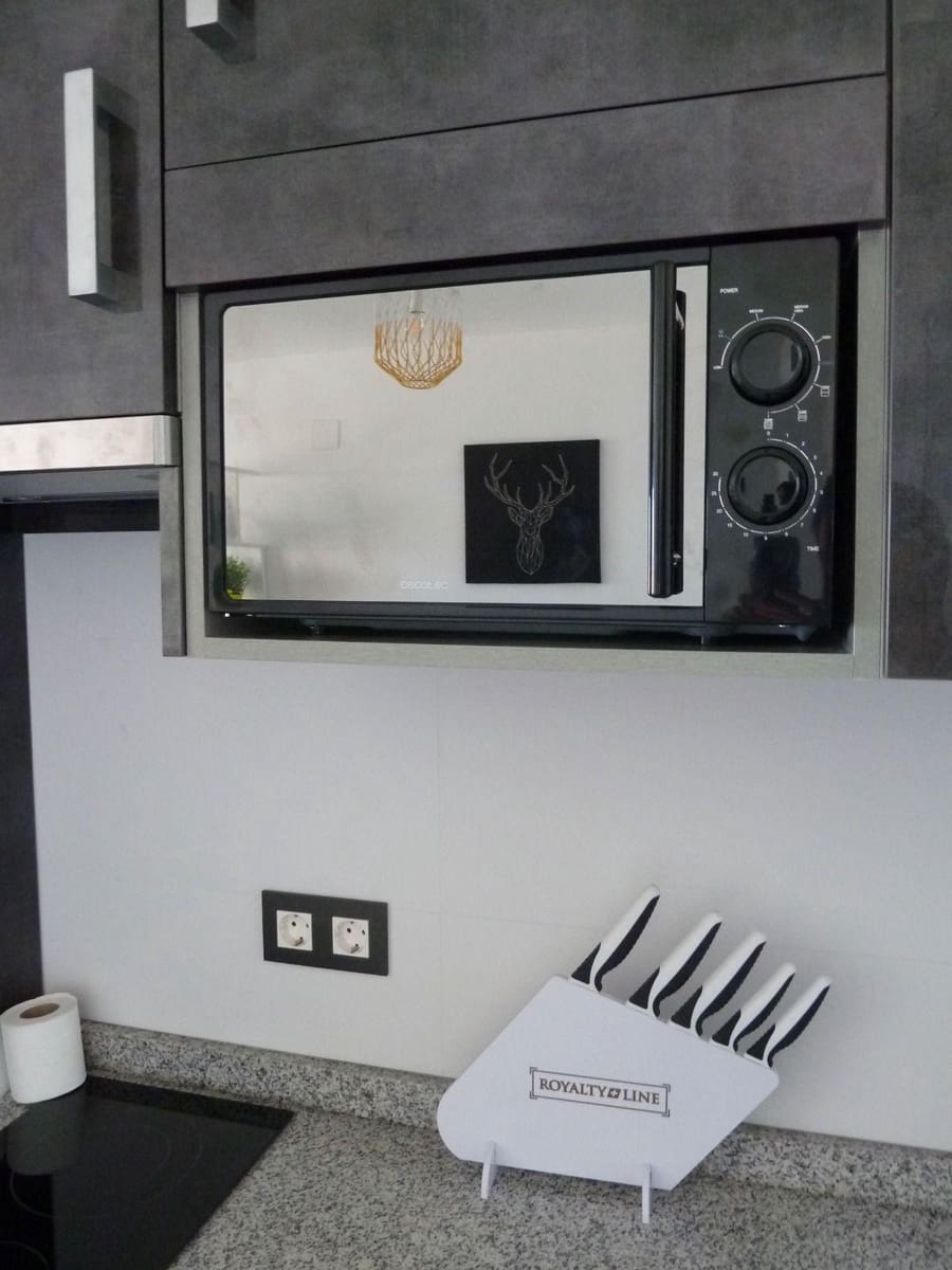 Studio te huur in La Cala del Moral met zwembad - € 850 (Ref: 9788341)