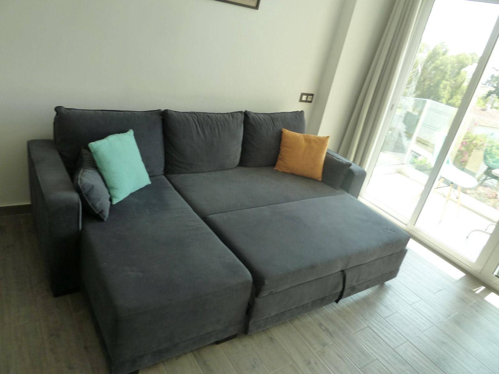 Studio te huur in La Cala del Moral met zwembad - € 850 (Ref: 9788341)