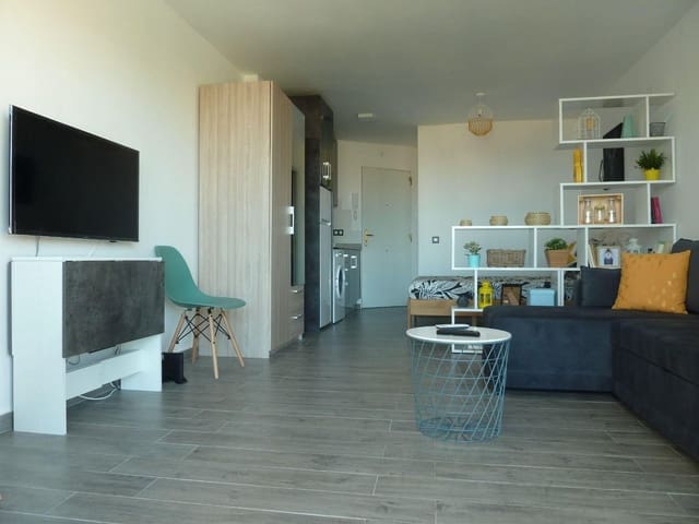 Studio te huur in La Cala del Moral, Rincón de la Victoria met zwembad - € 850 (Ref: 9788341)